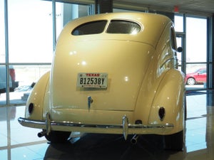 1939 Ford Tudor V8